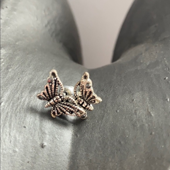 Butterfly studs - Picture 1 of 3